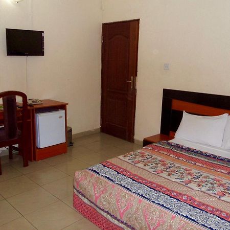 Ostra Hotels Bale Akiosi Exterior photo