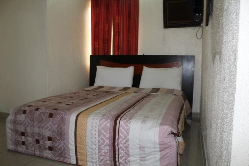 Ostra Hotels Bale Akiosi Exterior photo