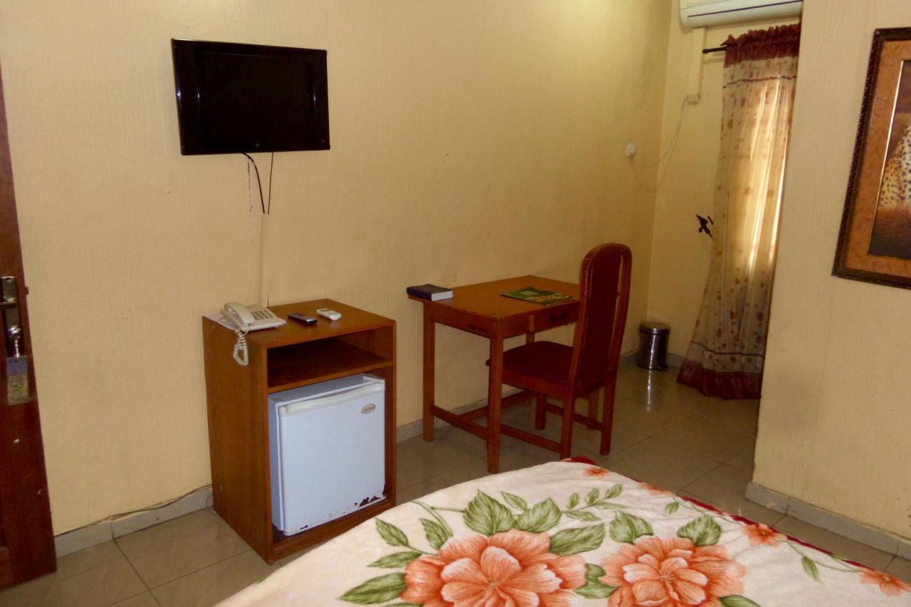 Ostra Hotels Bale Akiosi Exterior photo