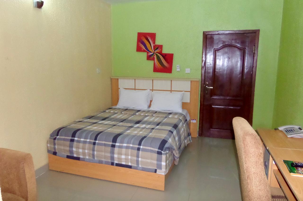 Ostra Hotels Bale Akiosi Exterior photo